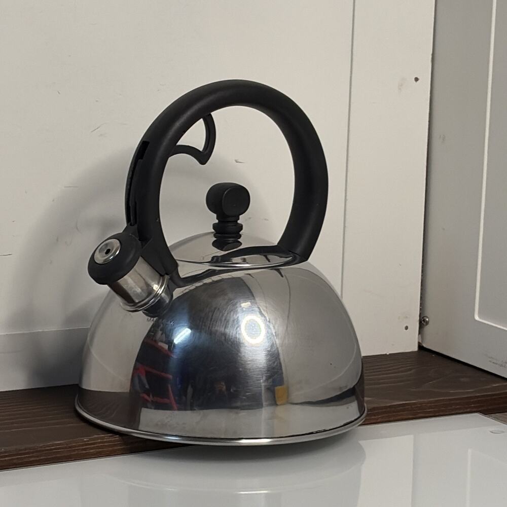 Farberware 2 Qt Stainless Stovetop Whistling Tea Kettle Lid Included